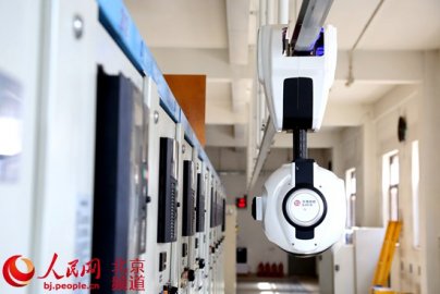 京港地铁试点变电所智能巡检机器人保障乘客出行