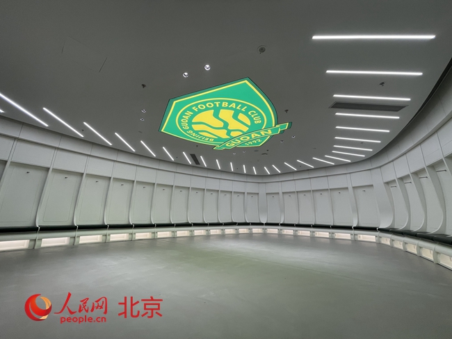 北京“新工体”完成竣工验收即将投用 经典“工人迎宾”雕塑回归