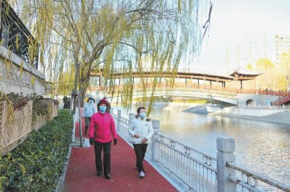 北京西城8公里南护城河滨水健走步道建成
