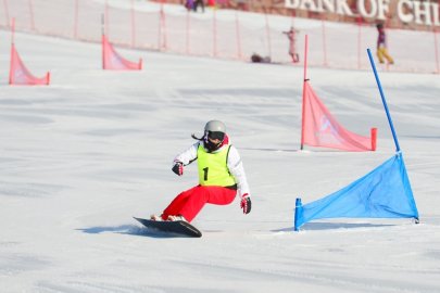 北京延庆区大众滑雪比赛、农民滑雪比赛开赛带动更多人参与冰雪运动
