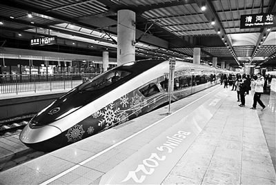 京张高铁冬奥列车开启赛时服务冬奥列车每天安排40对