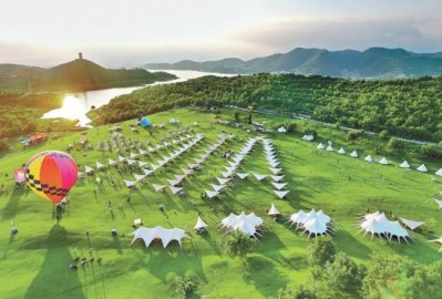 即日起至10月初每周六环金海湖十块露营地都有音乐会现场活动