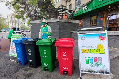 垃圾分类正当时 北京牛街美食文化节上演文明新时尚