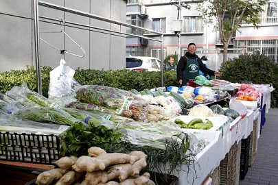 石景山广宁街道：便民蔬菜车开进社区 还能免费送上门