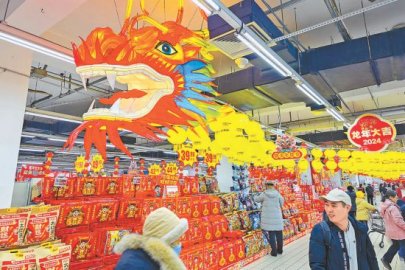 京城商圈张灯结彩迎佳节 各式＂打卡点＂和年货市集、快闪店陆续＂上架＂